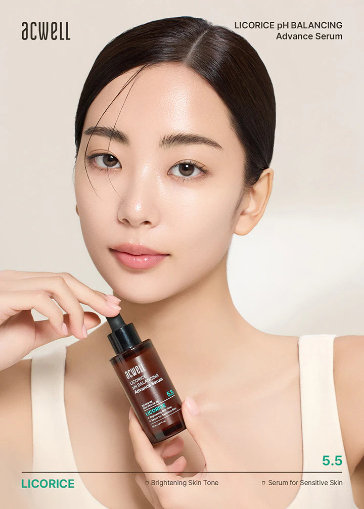 Model holding ACWELL 5.5 Licorice pH Balancing Advanced Facial Serum 30 ml