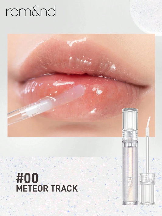 Close-up of glossy lips with rom&nd Glasting Water Gloss 00 Meteor Track